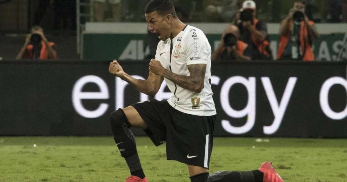 Corinthians define destino de mais dois atacantes que estão fora dos planos