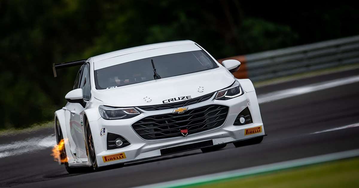 Stock Car Faz Primeiro Teste Com Os Novos Corolla E Cruze