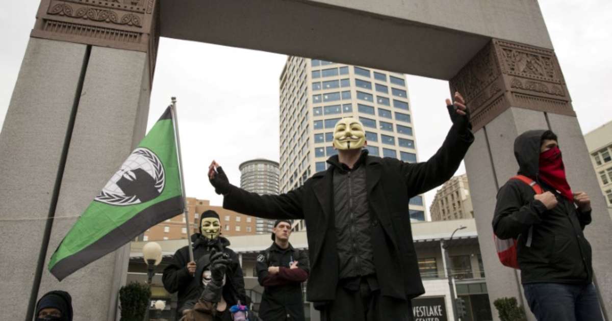 'Anonymous' ressurge em meio a protestos
