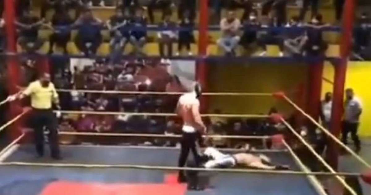 Ídolo da luta livre mexicana morre após ficar desacordado em duelo