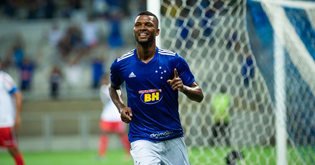 Atacante Thiago Do Cruzeiro Testa Positivo Para Covid 19