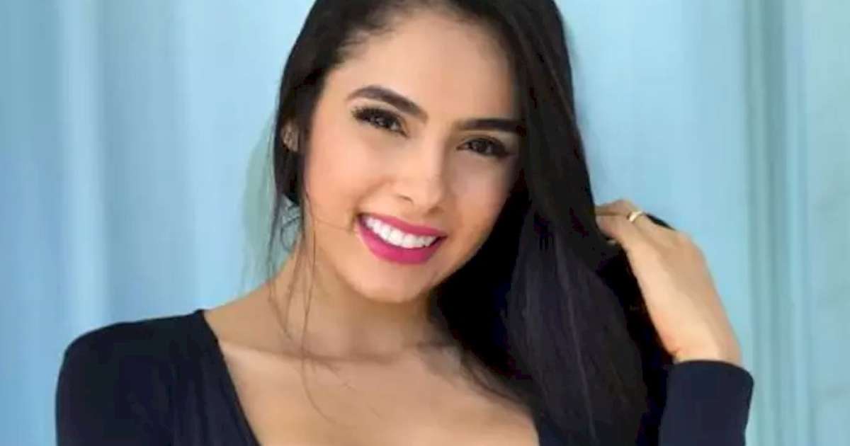 Juliana Caetano Sensualiza Nos Stories Lavando Carro Com Short Minúsculo