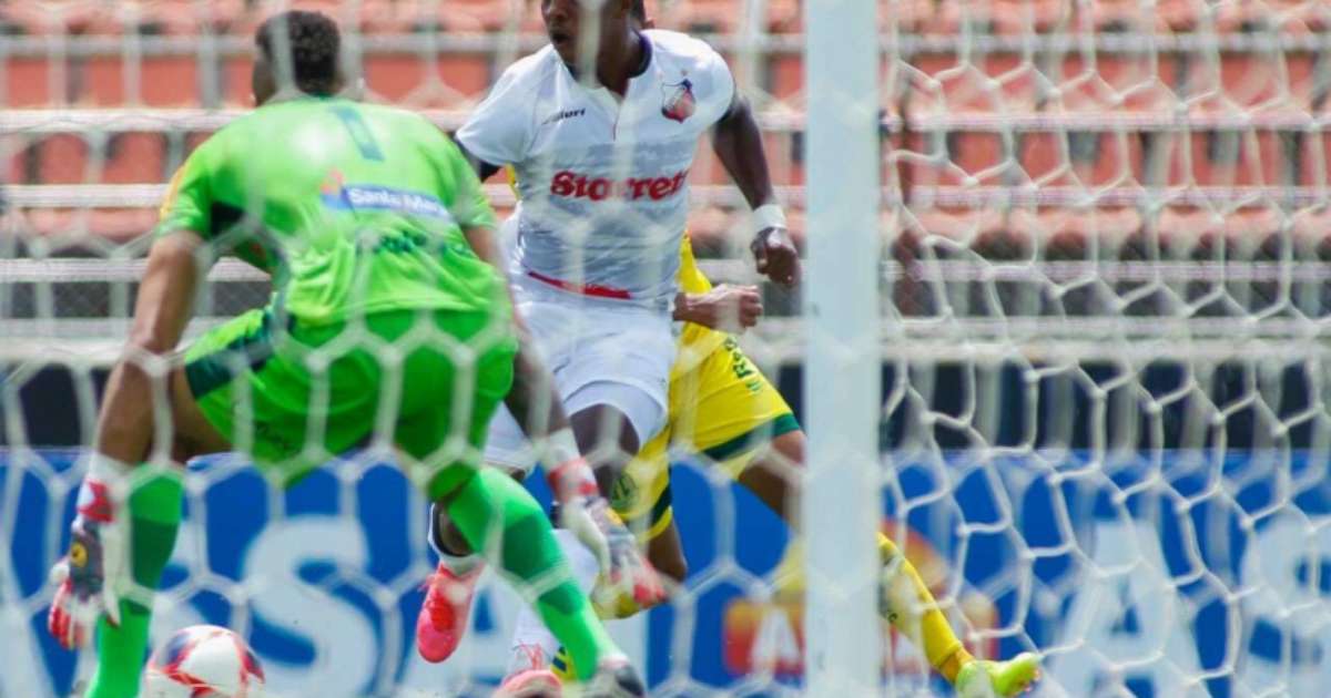 Prêmio Goal Brasil: Alex Muralha é eleito o melhor goleiro do