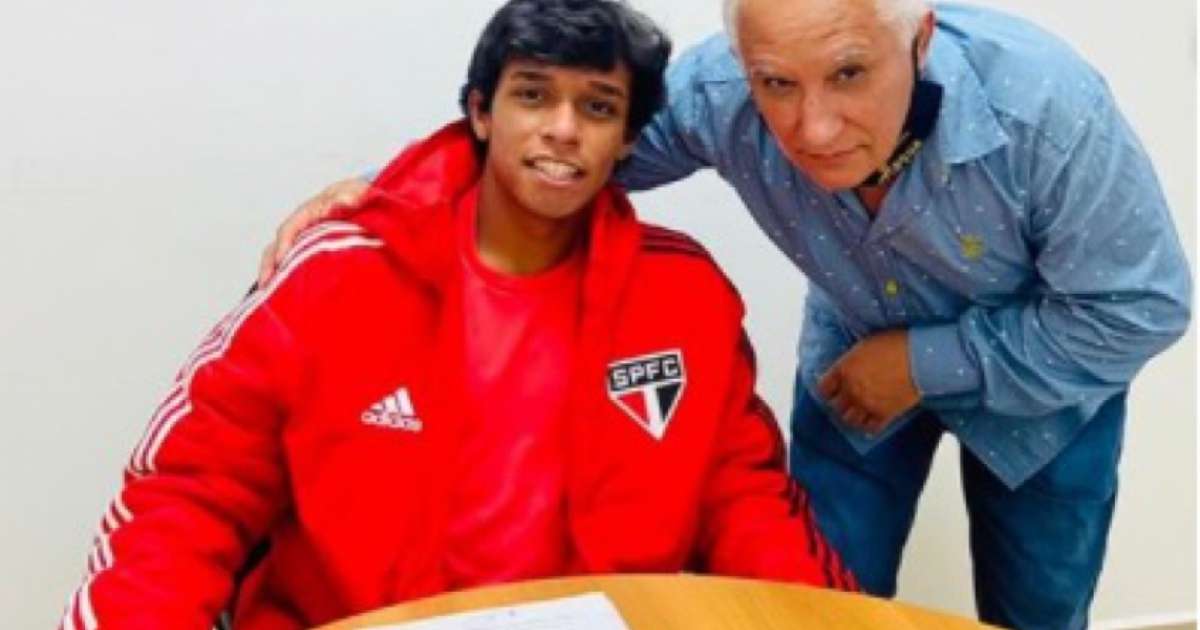 Joia Do Sub-17 Assina Primeiro Contrato Profissional Com O São Paulo