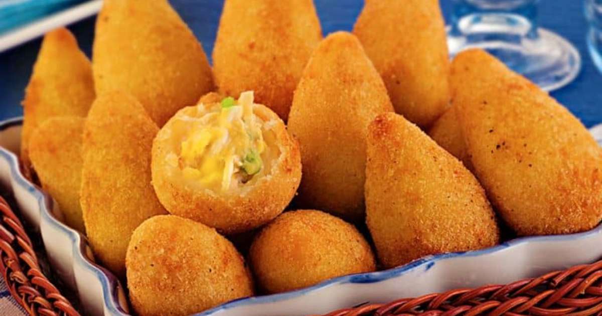 Aprenda A Fazer Uma Coxinha Sequinha E Crocante