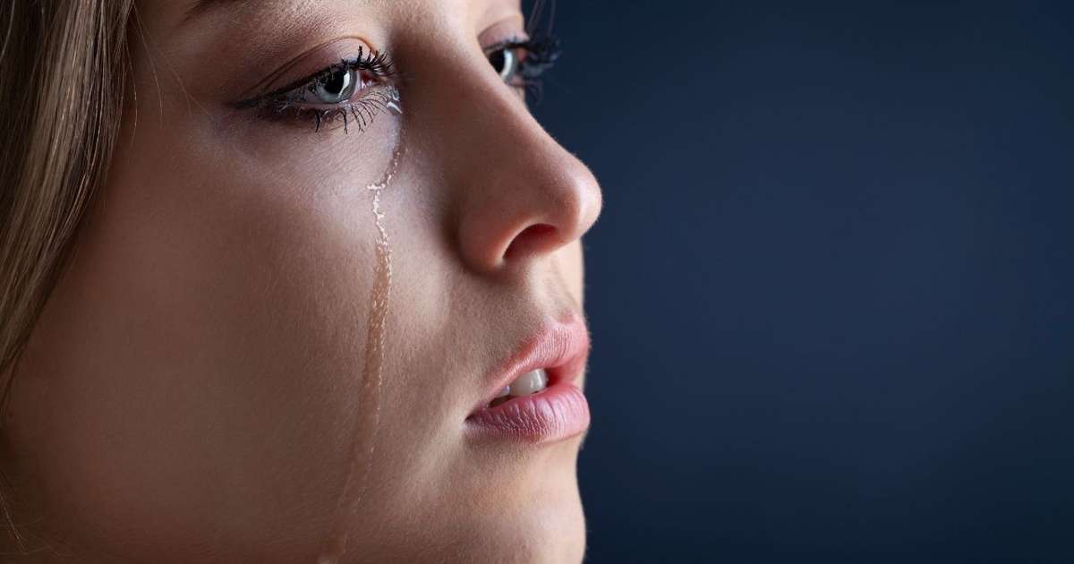 Chorar com frequência é sinal que algo não vai bem: entenda!