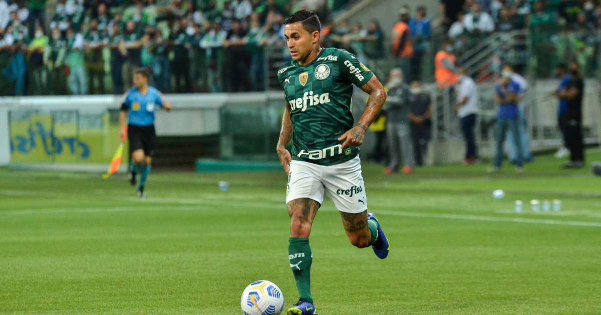 Dudu desiste do Cruzeiro e comunica desejo de permanecer no Palmeiras, informa TV.