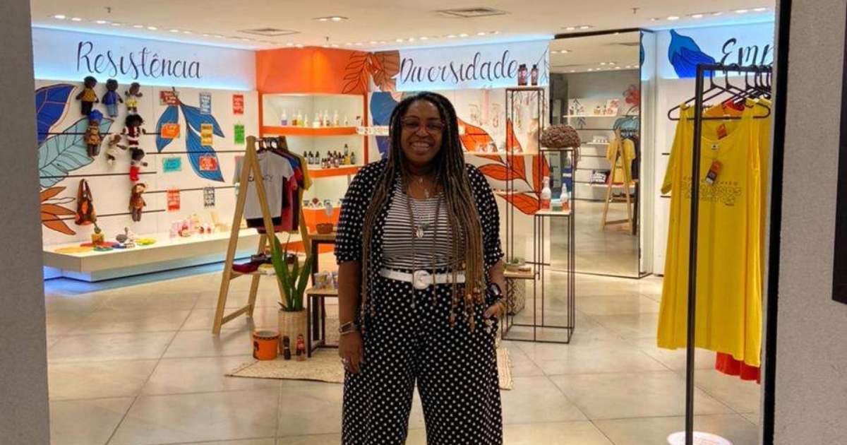 VÍDEO: Influenciadora baiana é obrigada a abrir bolsa na Livraria Leitura e  aponta racismo: processo vem