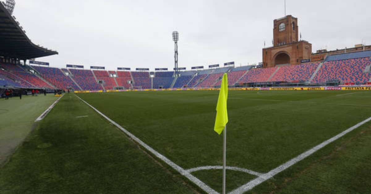 Bologna critica remarcação de jogo e chama decisão de vexatória