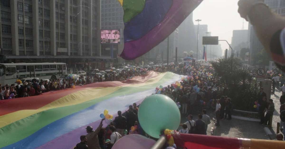 Por que o Orgulho LGBT+ é comemorado internacionalmente em junho? - Terra