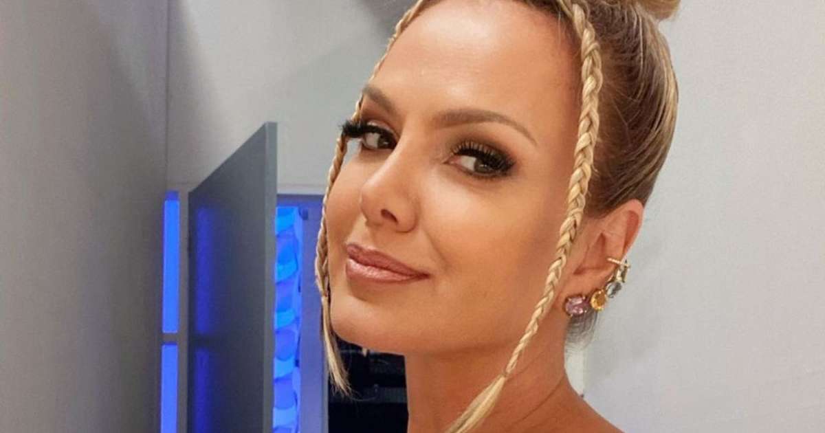 Eliana revela com quantos anos perdeu a virgindade