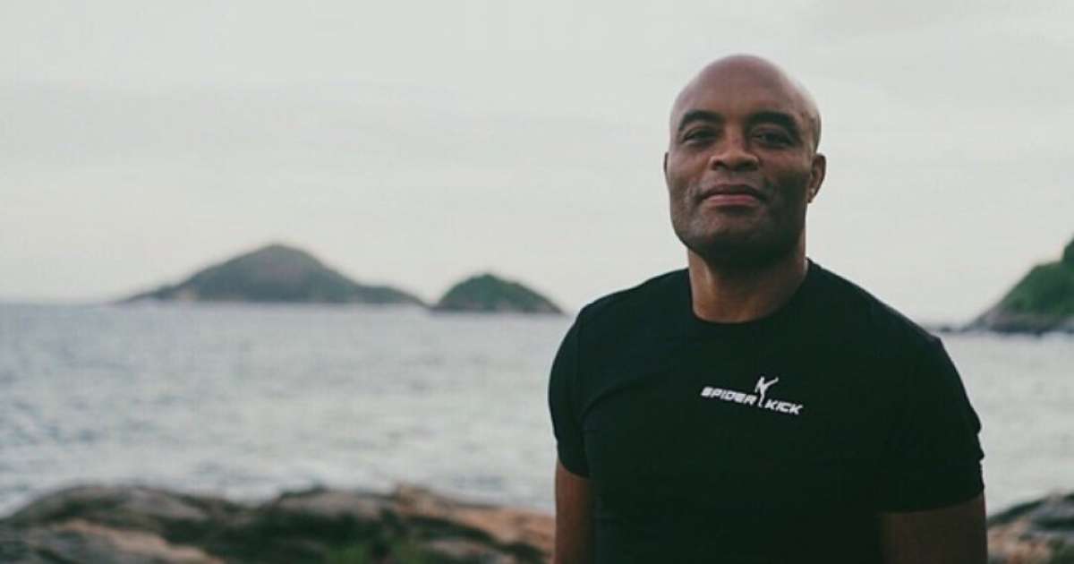 Anderson Silva diz que opiniões de Dana White sobre luta incomodam: 'Nunca lutou MMA na vida'