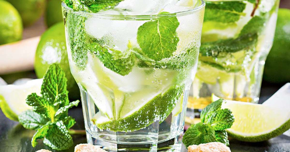 Mojito tradicional é destaque refrescante no menu de drinks do Mascate