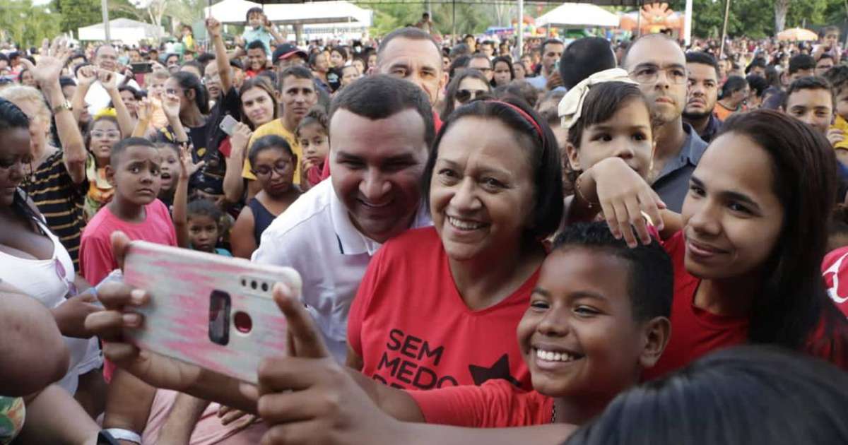 Tiros interrompem carreata próLula no RN; governadora Fátima Bezerra é