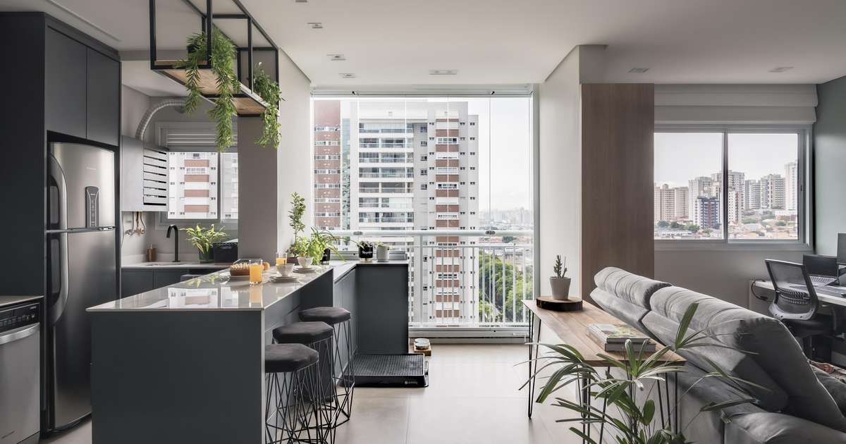 Compacto e integrado: apê de 50m² tem cozinha em estilo industrial