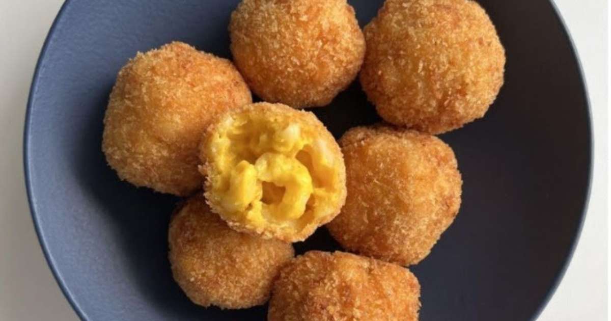šAlmoƧo de domingo Ć© melhor na companhia do CheeseHouse! š²Menu degustação por R$ 99,00 por pessoa. āEntrada: queijo brie empanado com acompanhamento de, By Cheesehouse