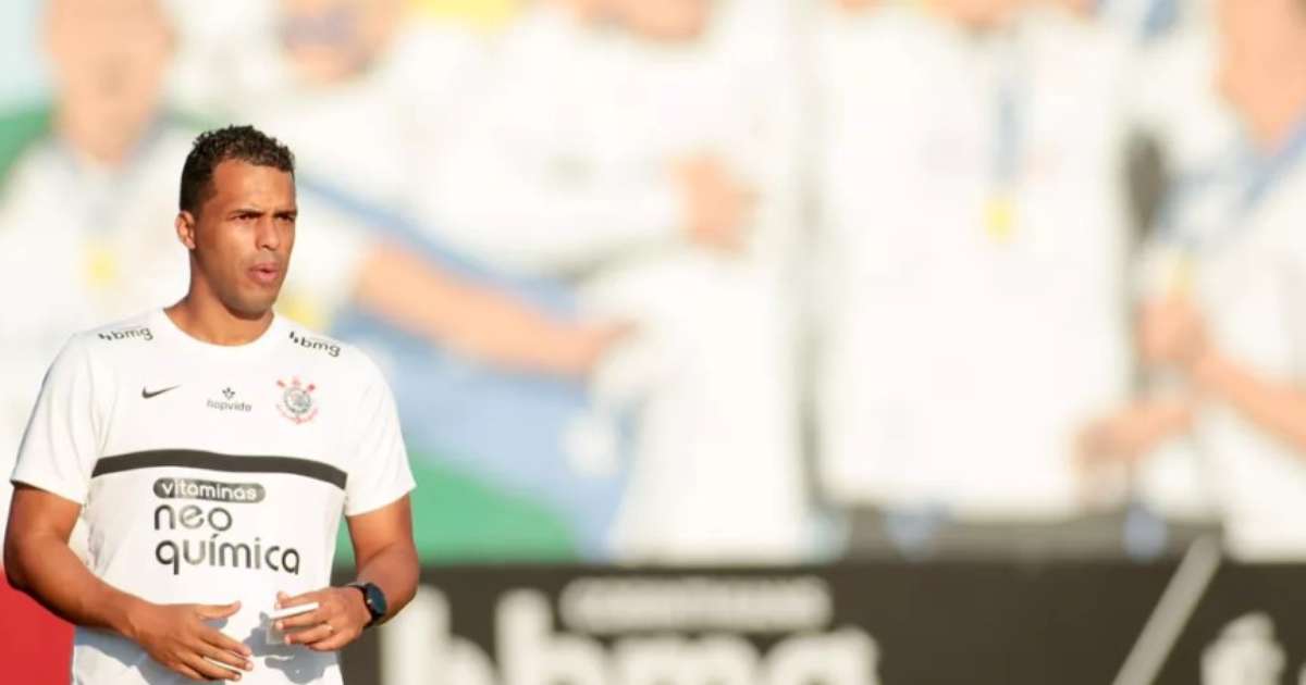 Fernando Lázaro é o novo técnico do Corinthians