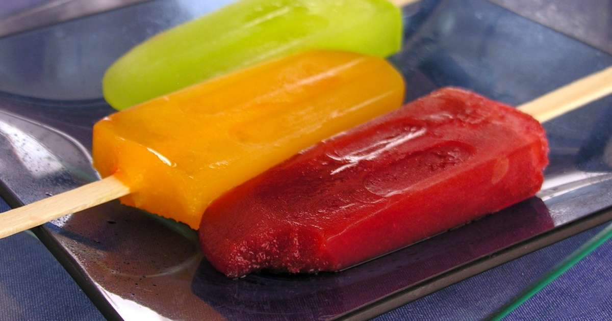 Picolé caseiro de frutas uma opção saborosa para se refrescar