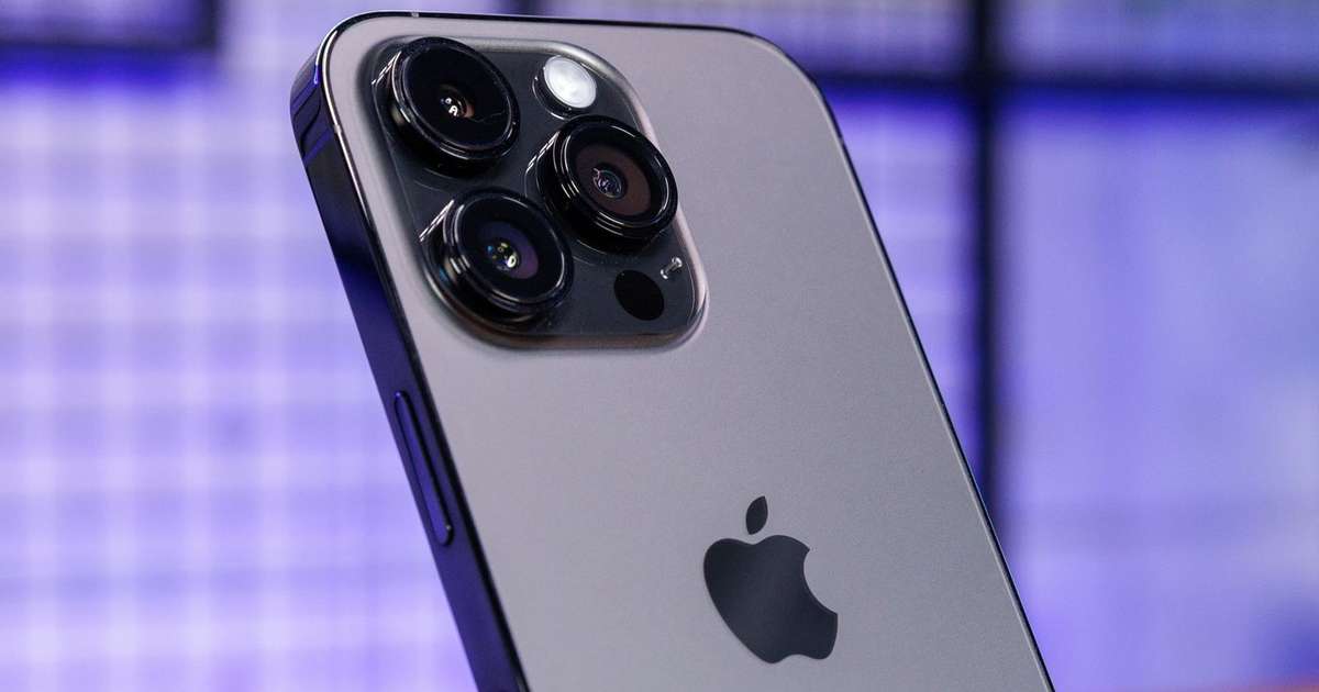 Traseira de vidro do iPhone 15 Pro Max quebra em teste de resistência -  TecMundo