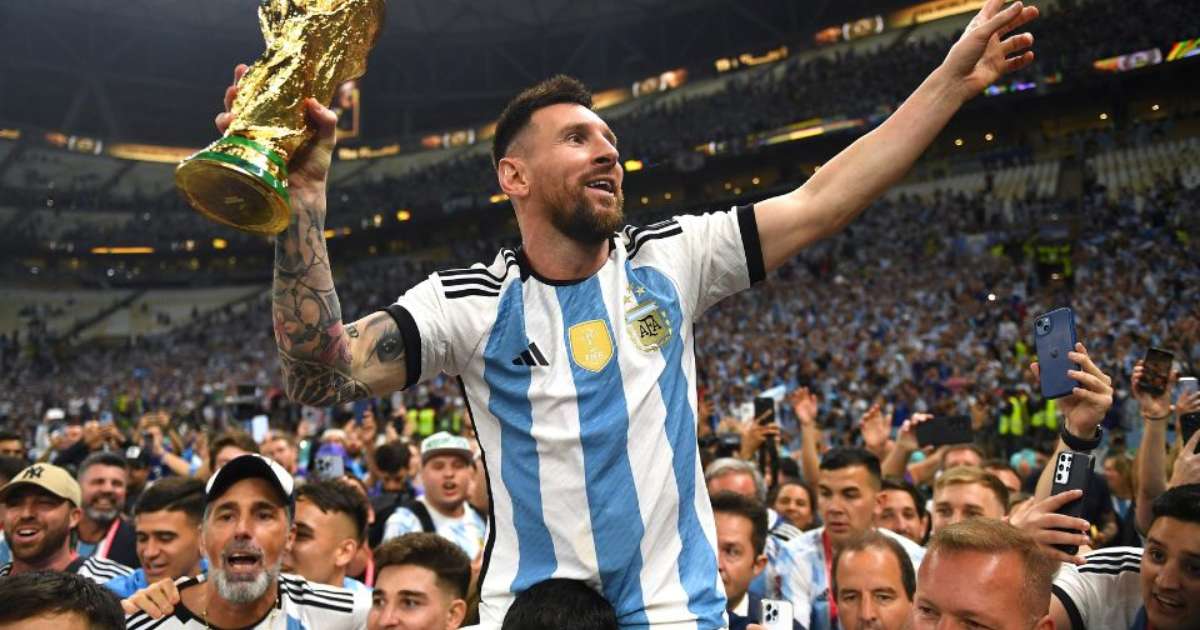 Messi Rosto Campeão da Copa com a Argentina faz tatuagem com rosto de Messi; veja o ...