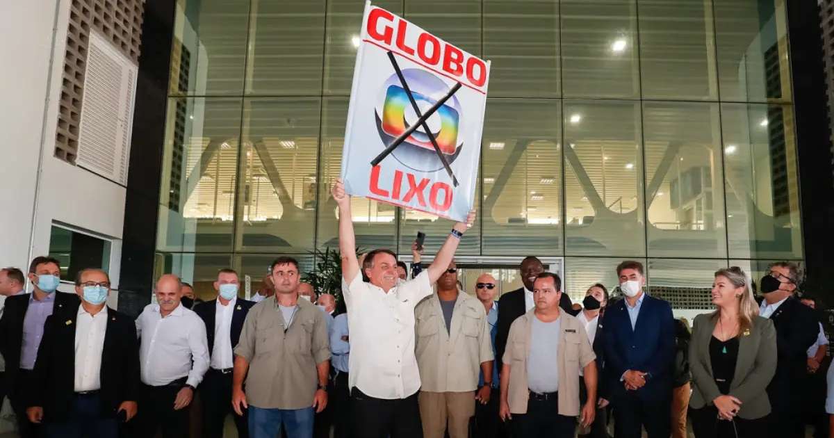 Globo pressiona Bolsonaro ao pedir renovação da concessão antes de