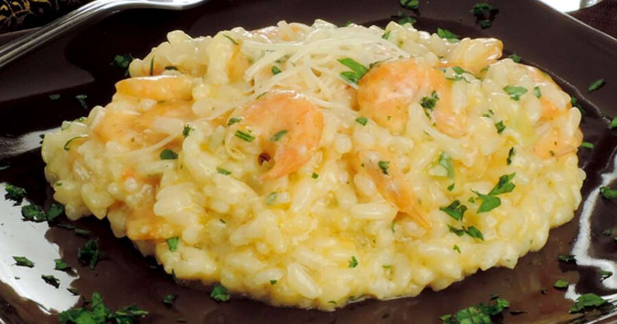 Risoto de camarão com requeijão: veja a receita desta delícia cremosa