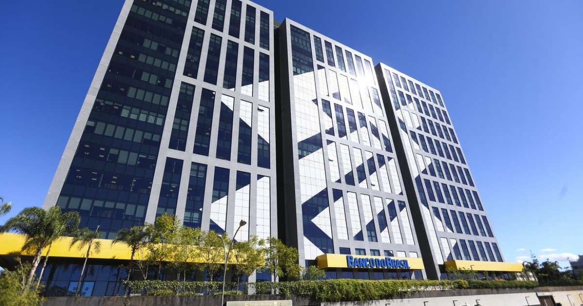 Bancos voltam a operar consignado ap&oacute;s governo Lula aumentar teto da taxa  de juros