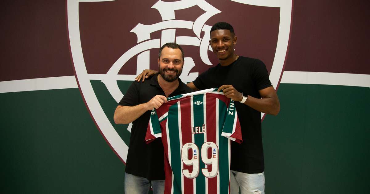 Fluminense anuncia oficialmente a chegada de Lelê; atacante usará camisa 99