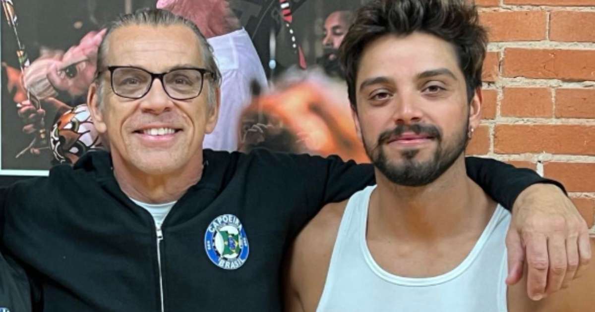 Pai de Rodrigo Simas relata preocupação após ator se revelar bissexual