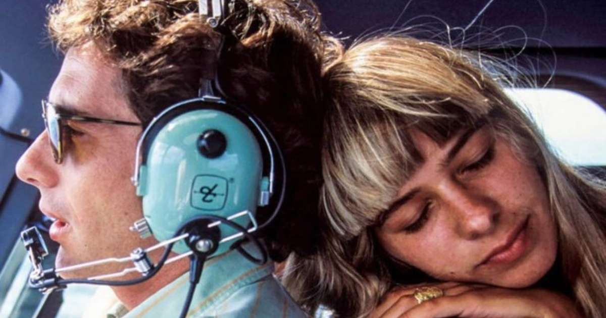 Adriane Galisteu presta homenagem emocionante a Ayrton Senna: "Para sempre"