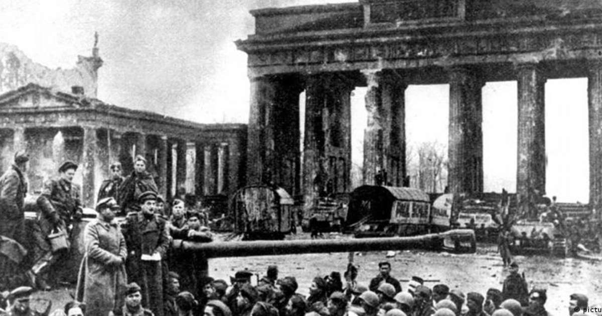 1945: Capitulação da Alemanha na 2ª Guerra