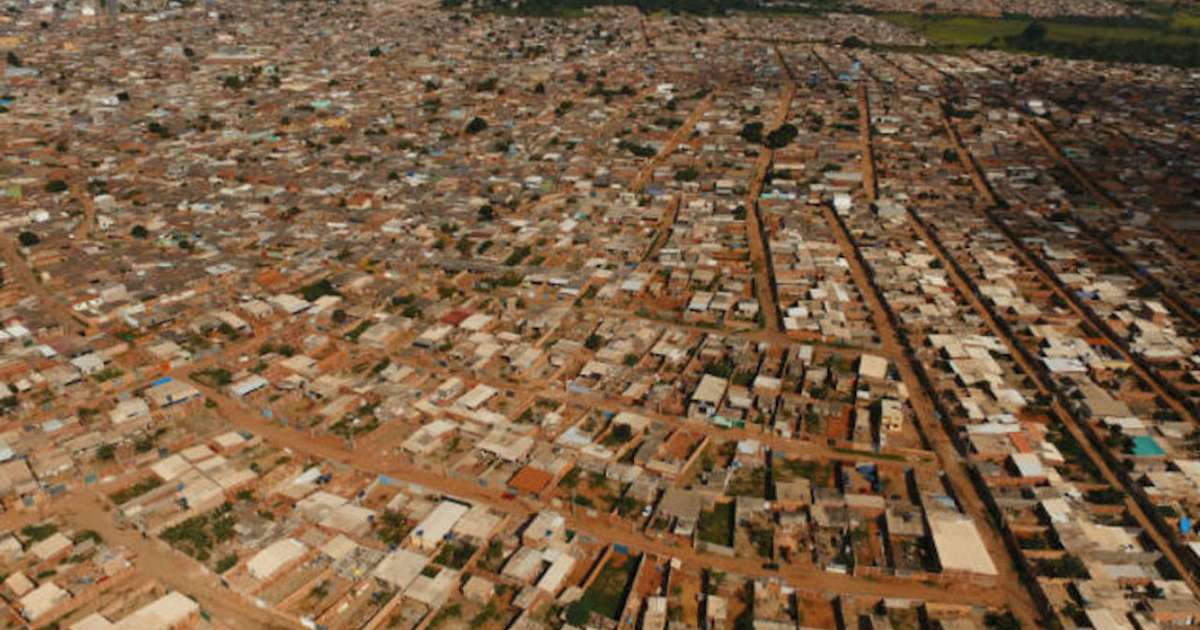 Saiba mais sobre a Sol Nascente, a maior favela do Brasil