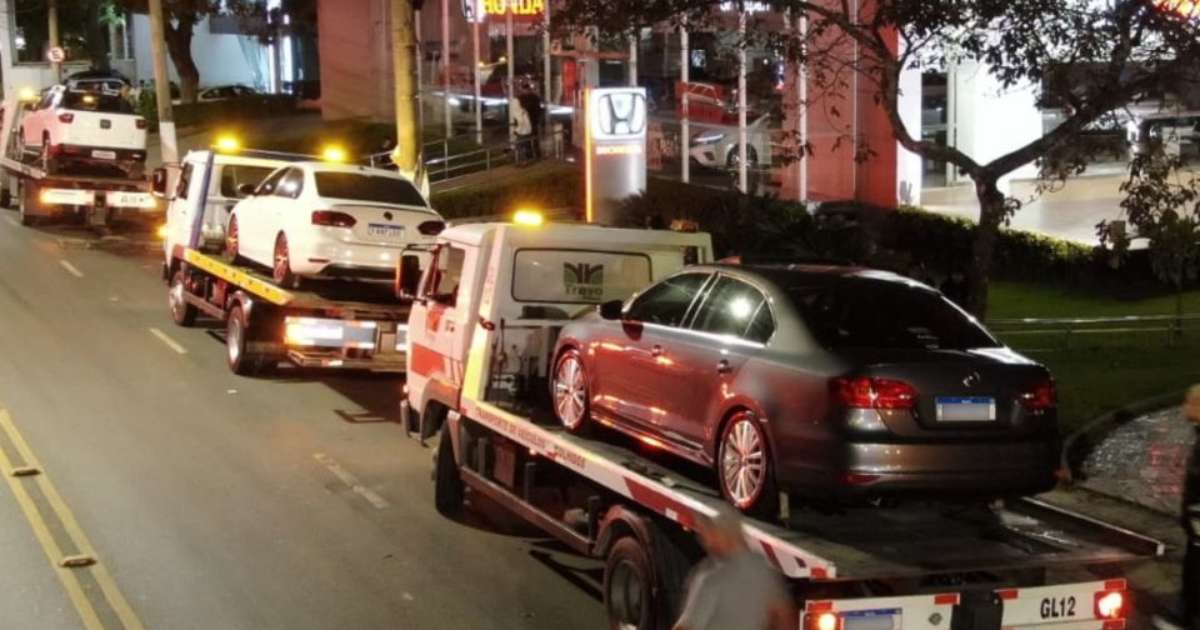 Polícia apreende carros de luxo usados em corridas clandestinas em estradas  do Rio de Janeiro 