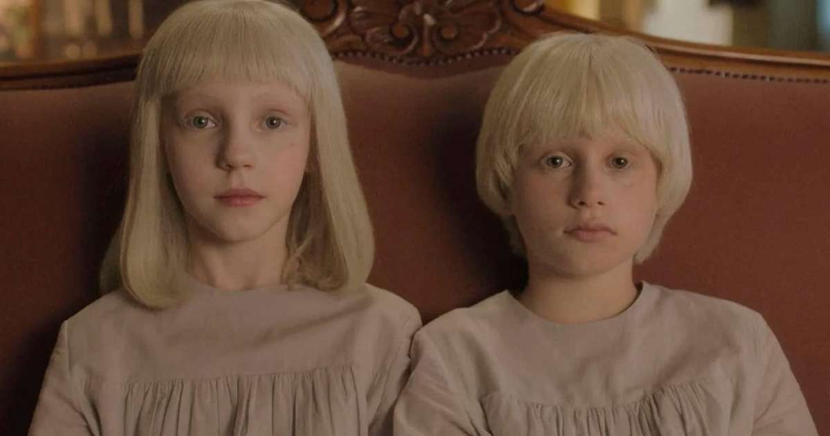 'Tin & Tina' irmãos usam a Bíblia para aterrorizar em filme na Netflix