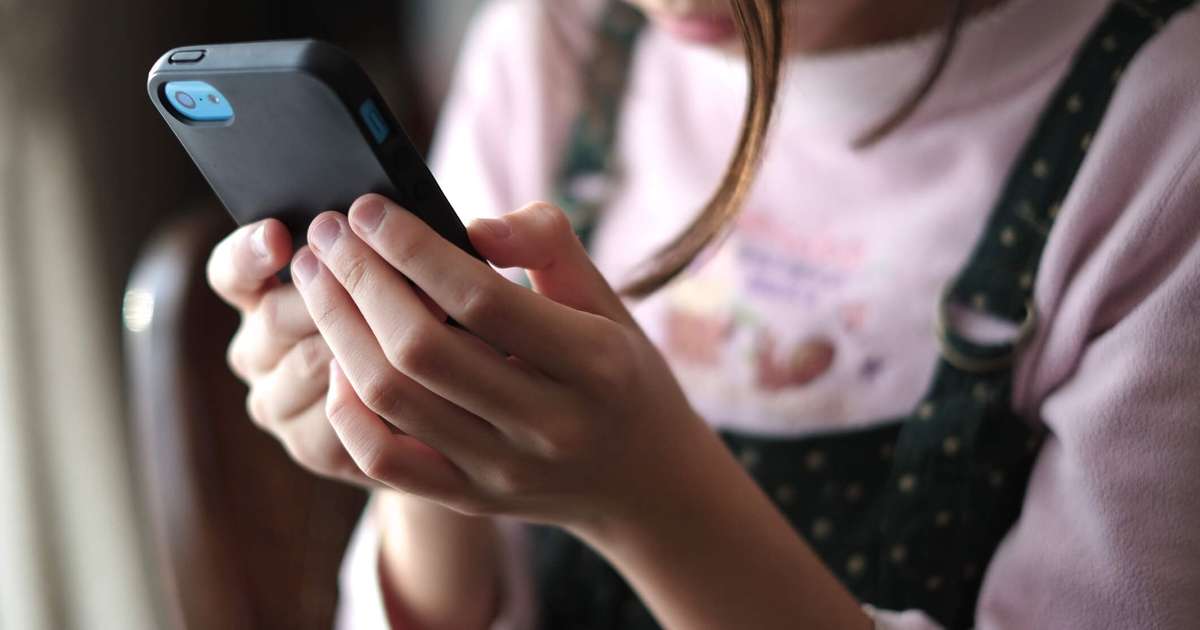 Menina de 13 anos usa cartão da mãe escondido e gasta R$ 310 mil em jogos online