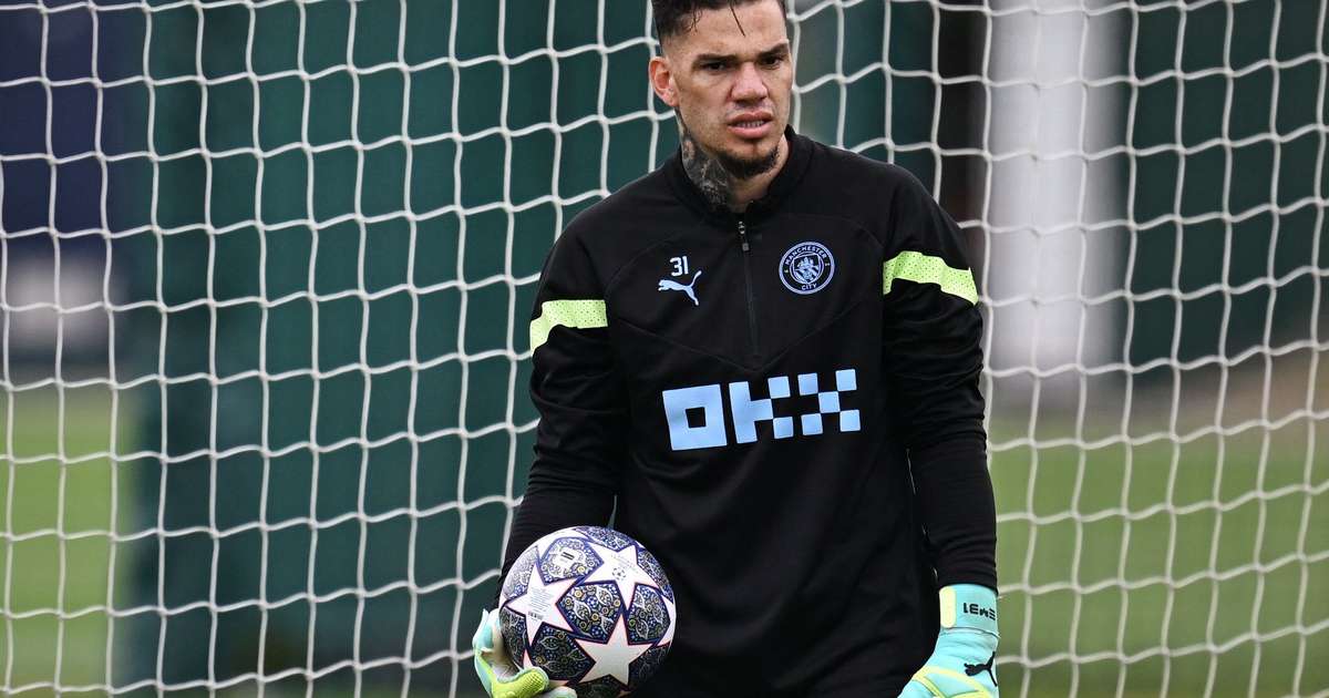 Ederson é um dos 3 finalistas ao prêmio de melhor goleiro da Fifa 2023