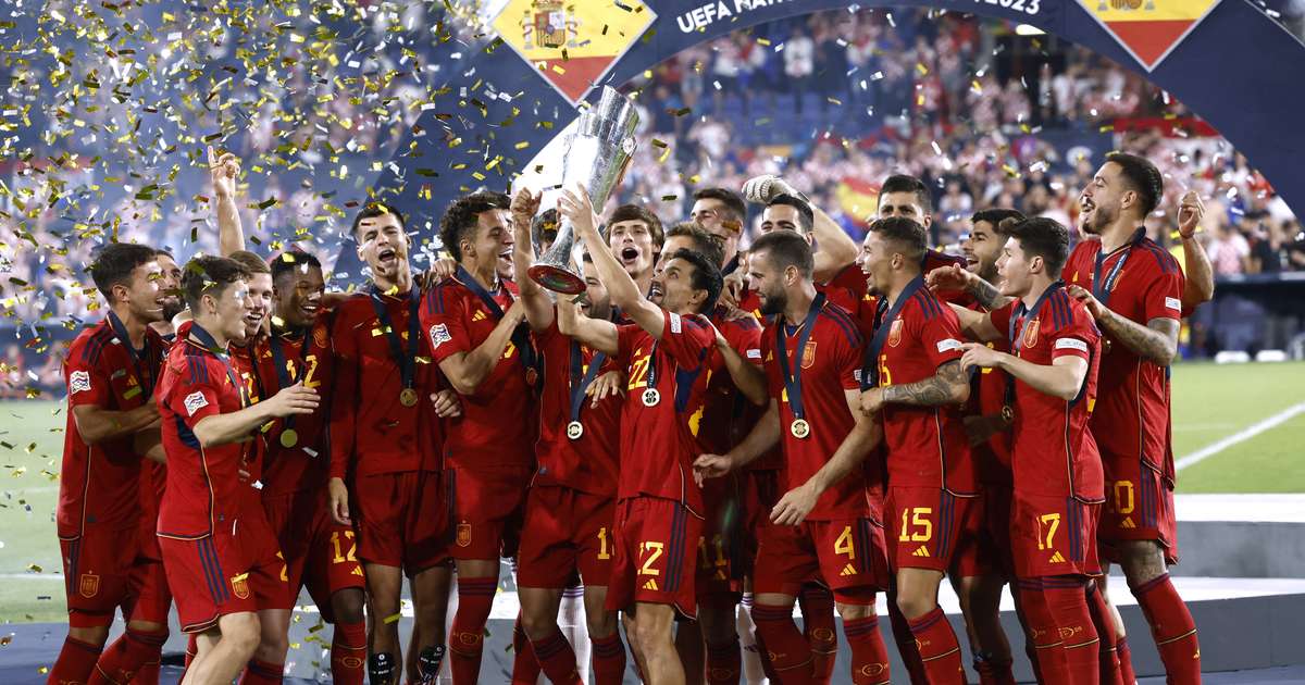Espanha sofre primeira derrota em oito anos e embala a melhor