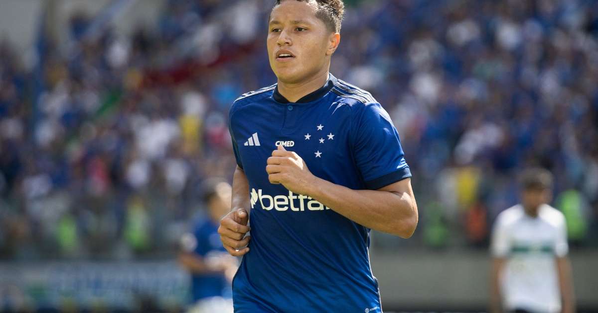 
Cruzeiro: Marlon se consolida como melhor lateral-esquerdo do Brasileirão
