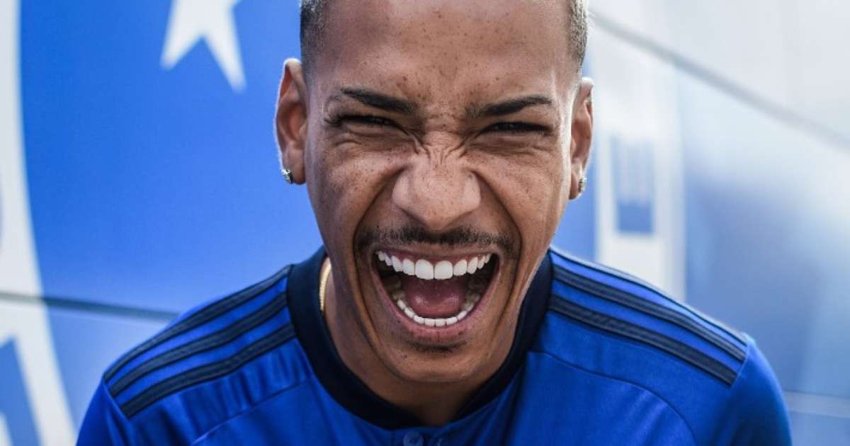 
Cruzeiro oficializa a contratação de Matheus Pereira
