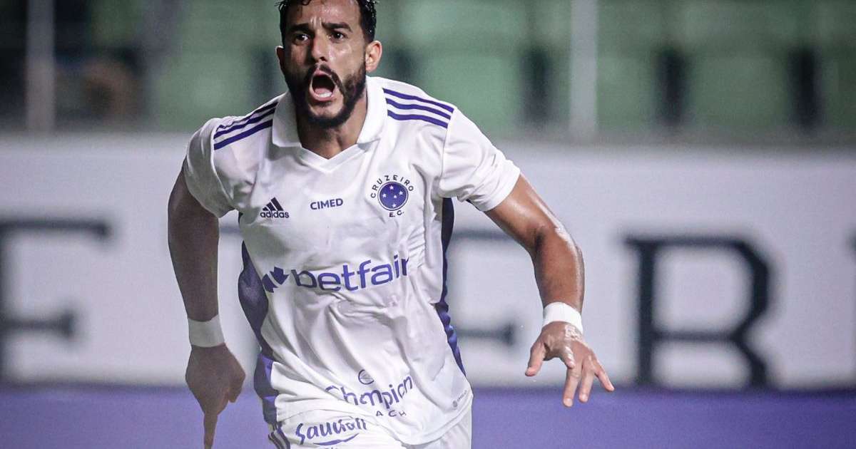 
Cruzeiro e Henrique Dourado chegam a acordo para rescisão do contrato do jogador
