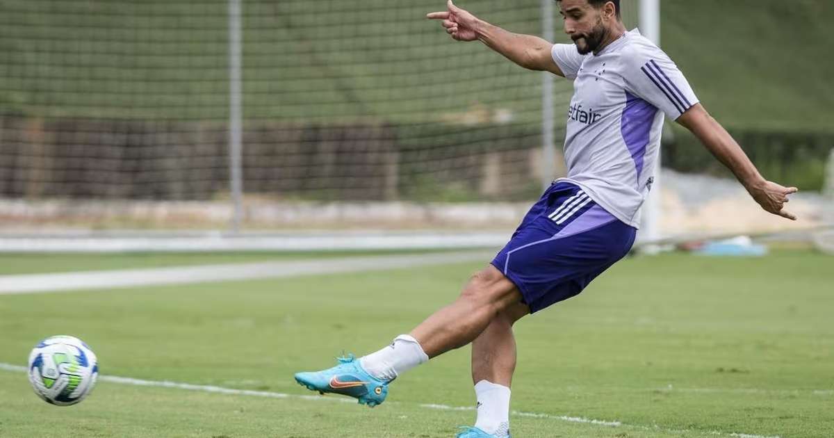 
Cruzeiro rescinde contrato com o atacante Henrique Dourado
