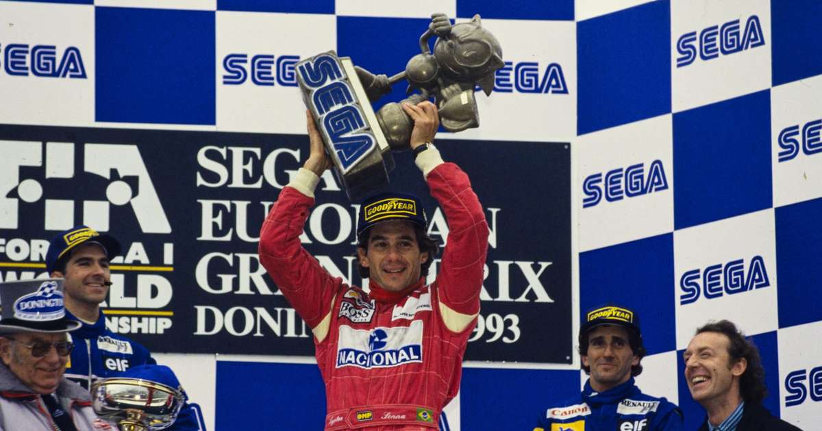 McLaren Encontra Troféu Do Sonic Ganho Por Ayrton Senna