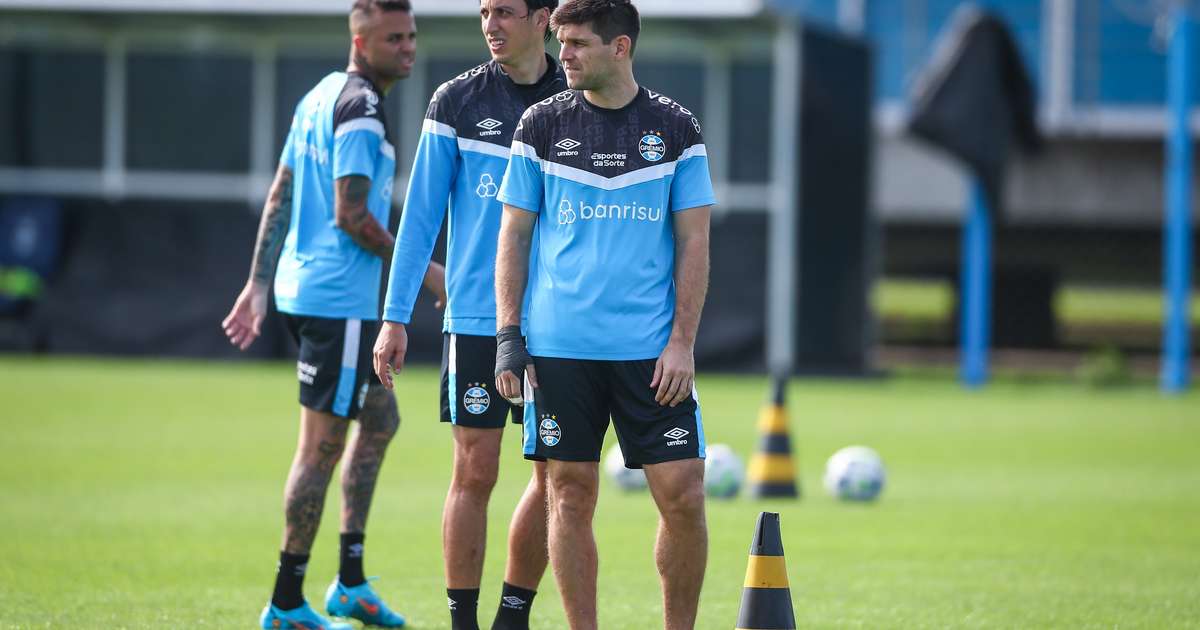 
Com novidades, Grêmio divulga relacionados para duelo com o Fluminense pelo Brasileirão
