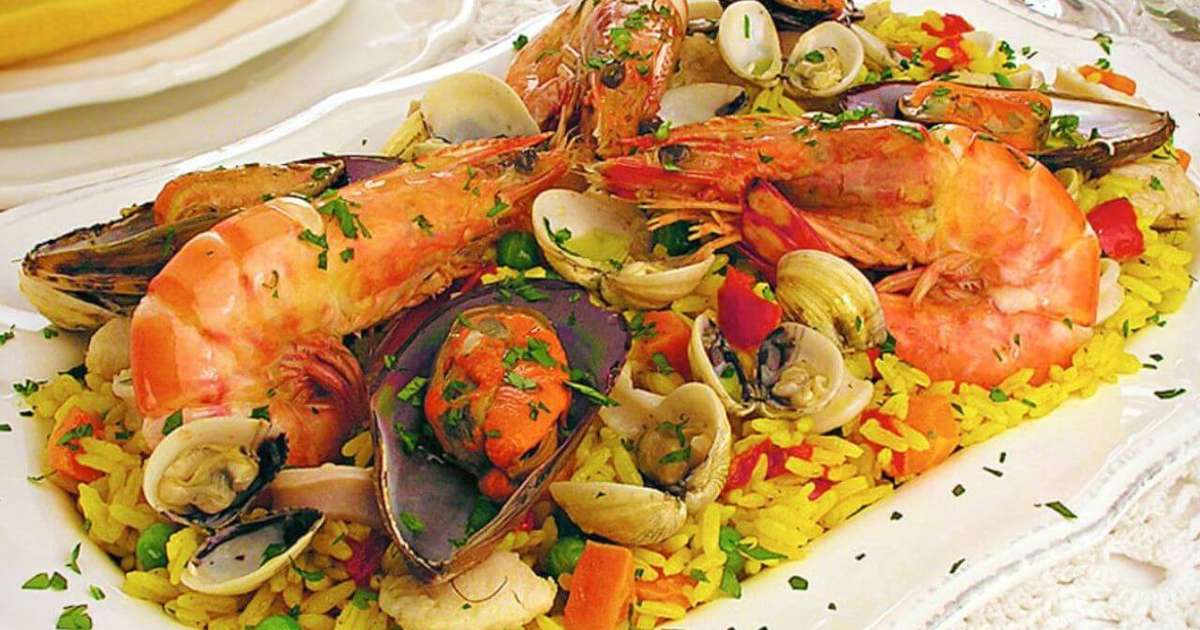 Venga! - Pouco conhecido aqui no Brasil, o Fideuá é um prato espanhol muito  parecido com a paella, e que leva, no lugar do arroz, uma massa especial.  Toda quarta feira, no