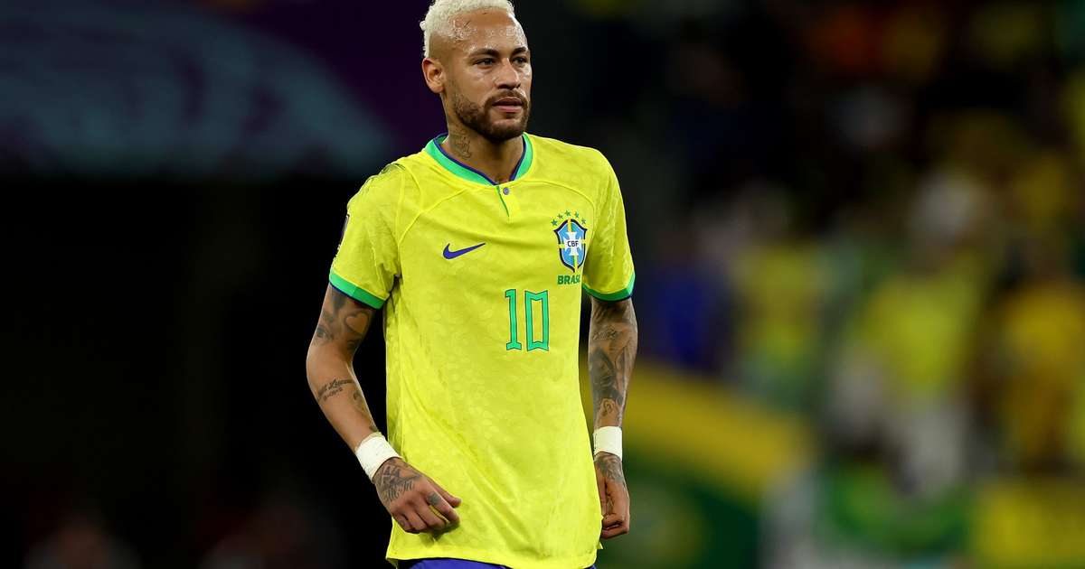 França: técnico sensação é mais novo que Neymar e paga multa todo jogo