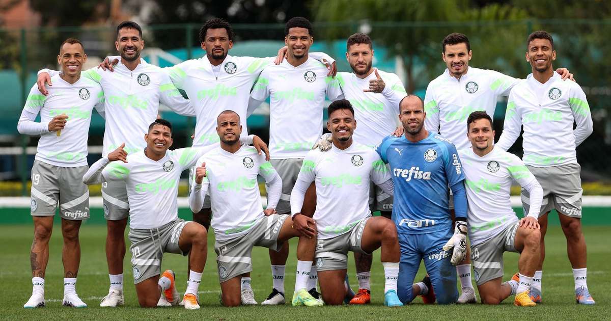 
Com trio aguardando renovação, saiba a duração do contrato de cada jogador do elenco do Palmeiras
