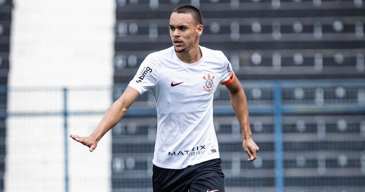 
João Pedro lamenta queda do Corinthians no Brasileiro sub-20, mas foca nas outras competições
