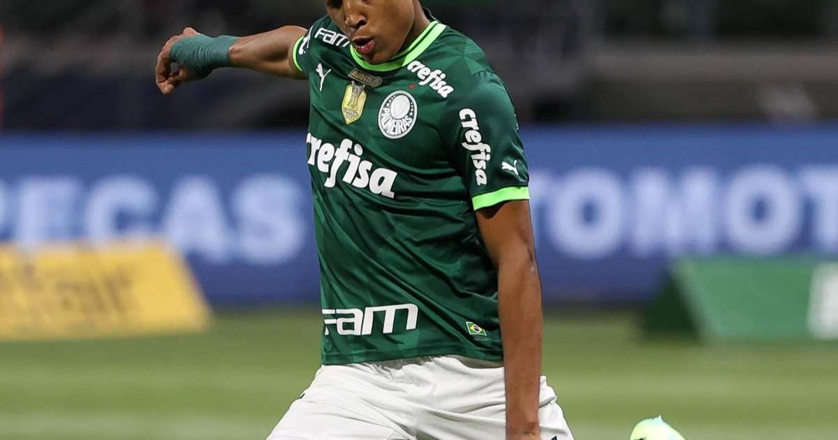 
Titular no último jogo, Vanderlan vibra com crescimento no Palmeiras: 