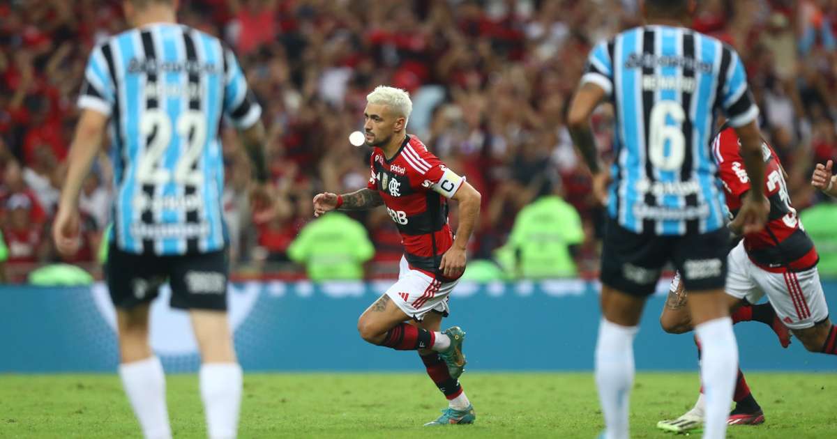 
Arrascaeta fala em união no Flamengo após vaga na final da Copa do Brasil
