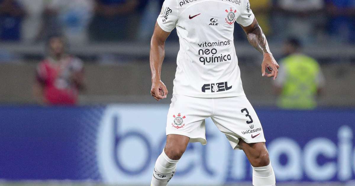 
Lucas Veríssimo não se contenta com empate diante do Cruzeiro na sua estreia pelo Corinthians: 